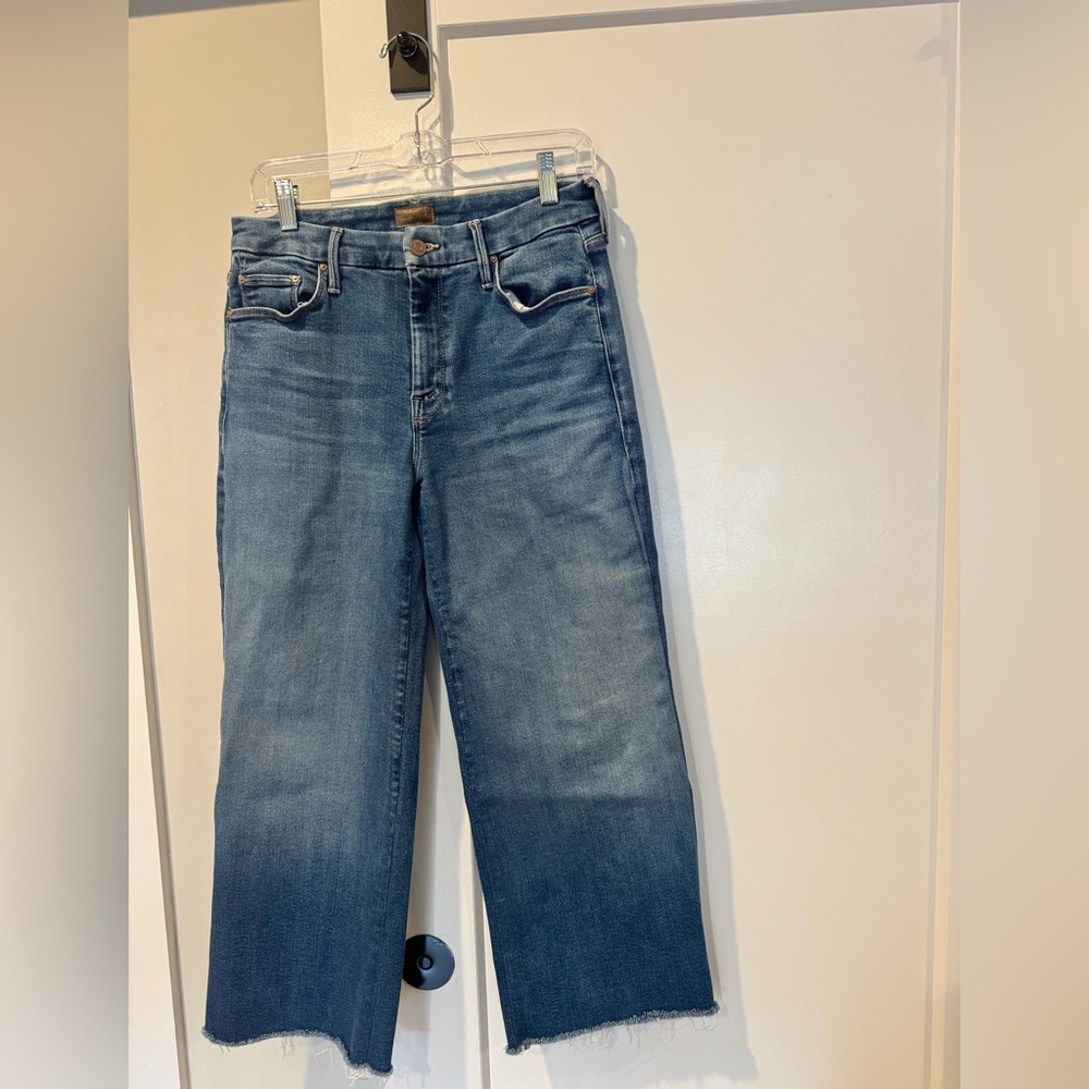 Lil’ MOTHER Cropped Ankle Jeans in Classic Blue